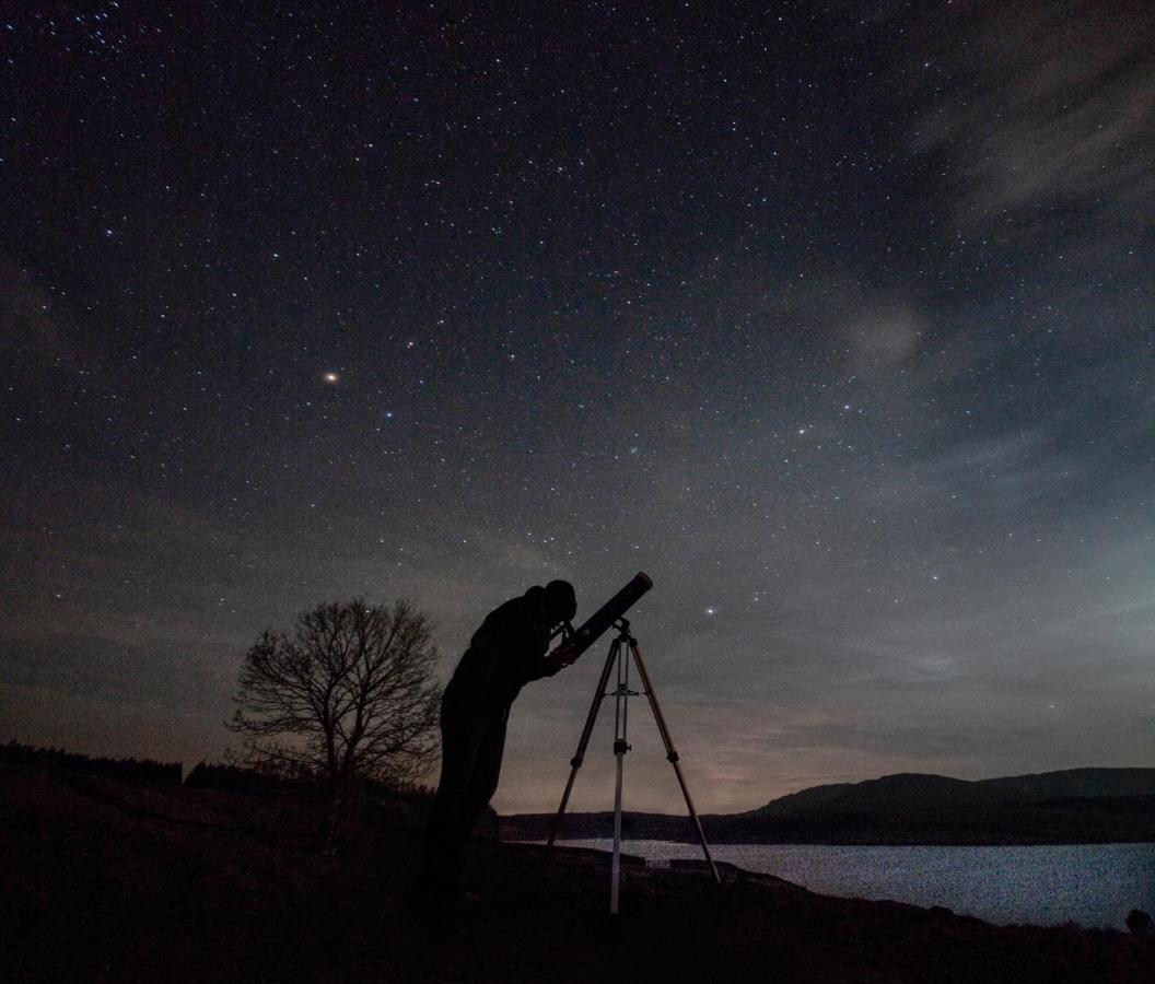 ホテル Lochend Chalets Port Of Menteith エクステリア 写真